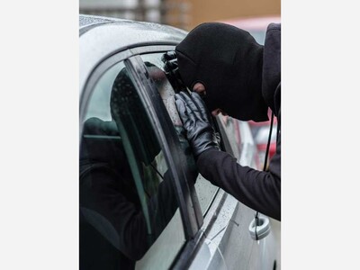 Anne Arundel County Police: Last night's Glen Burnie car jacking leads to juvenile arrested,  one wanted